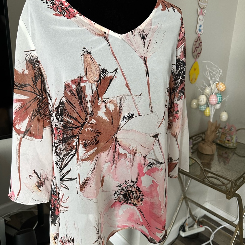 Chicos travelers net floral blouse